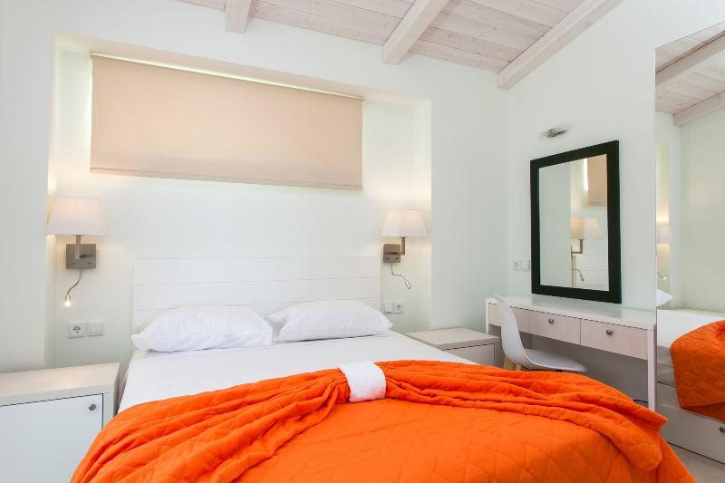 Elpiniki Luxury Apartments Nea Poteidaia Luaran gambar