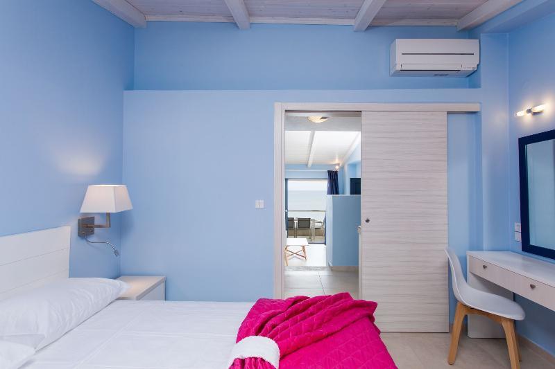 Elpiniki Luxury Apartments Nea Poteidaia Luaran gambar