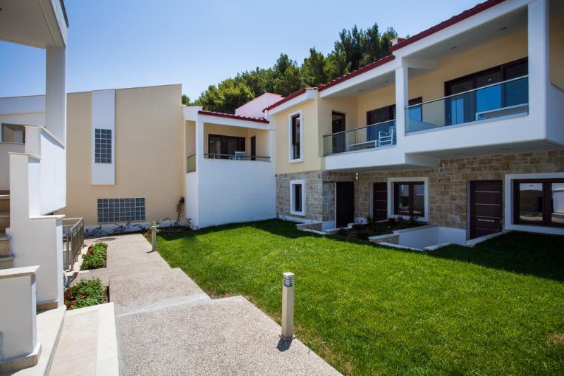 Elpiniki Luxury Apartments Nea Poteidaia Luaran gambar